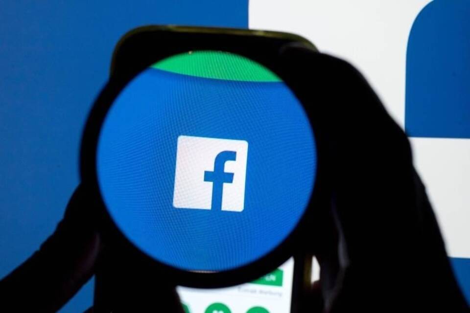 Facebook Facebook