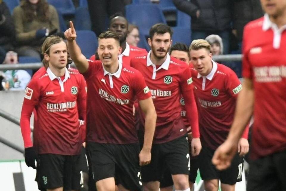 Hannover 96 - SC Freiburg Hannover 96 - SC Freiburg