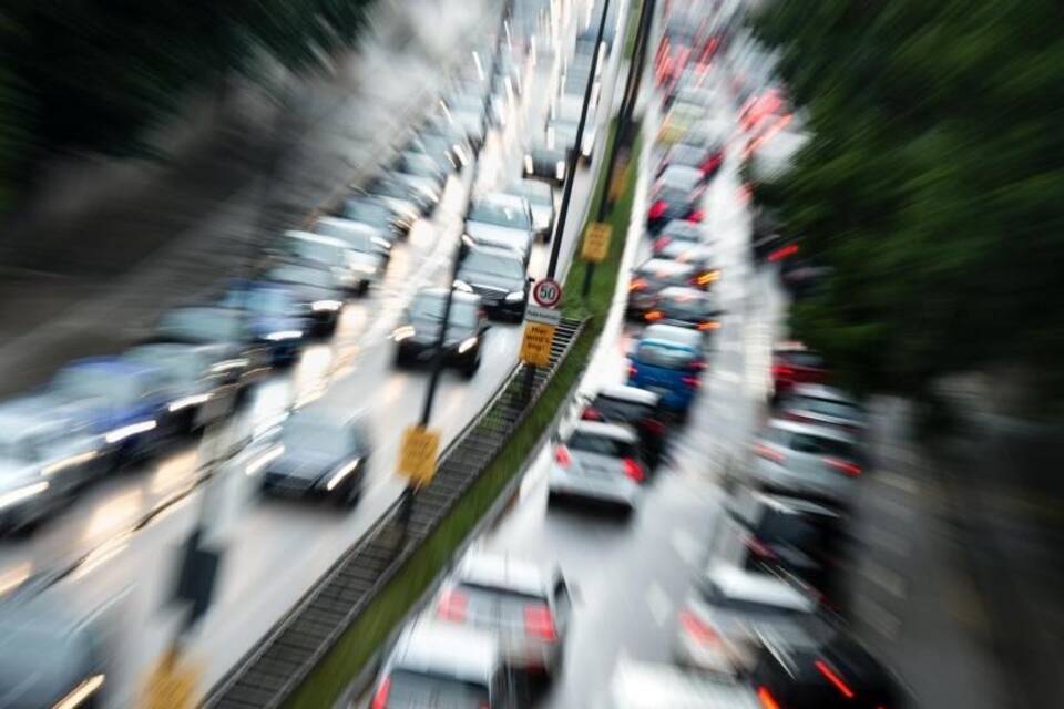 Verkehr auf B2R Verkehr auf B2R