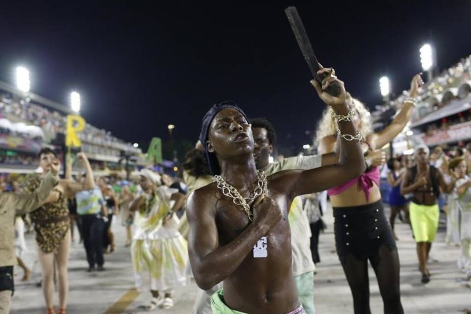 Polit-Protest gewinnt bei Rios Karneval