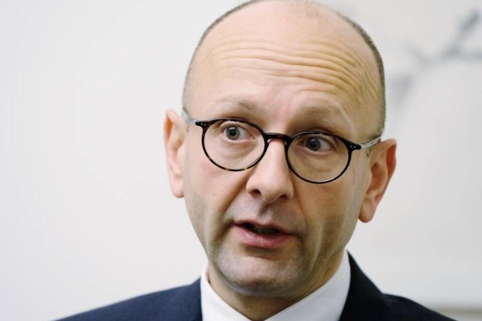 Lucas Flöther Lucas Flöther