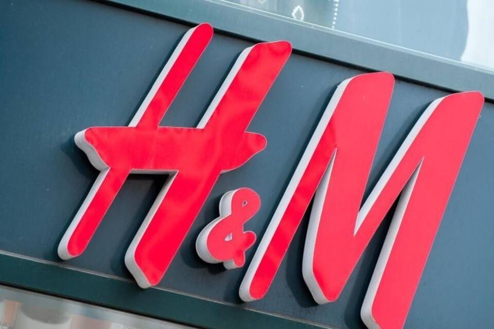 Hennes und Mauritz (H&M) Hennes und Mauritz (H&M)