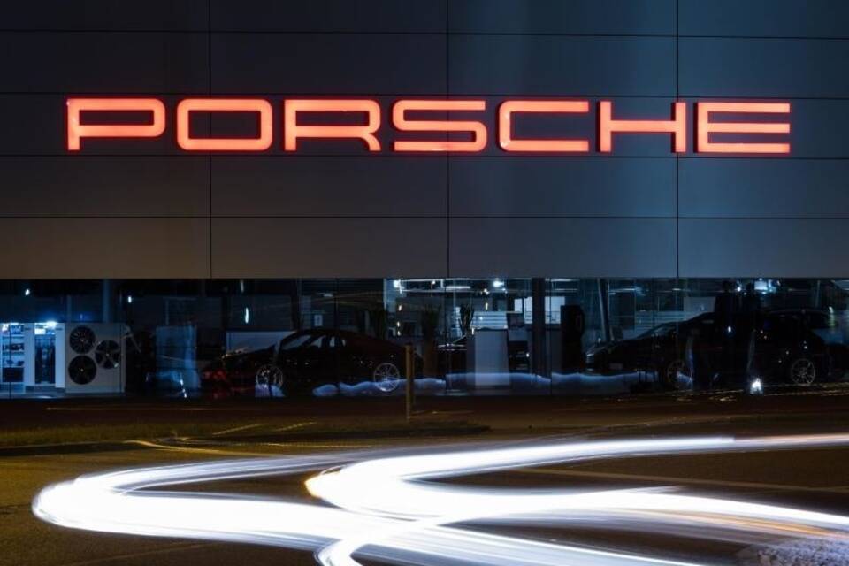 Porsche-Schriftzug