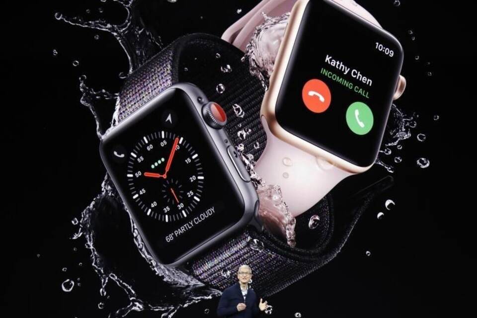 Apple Apple