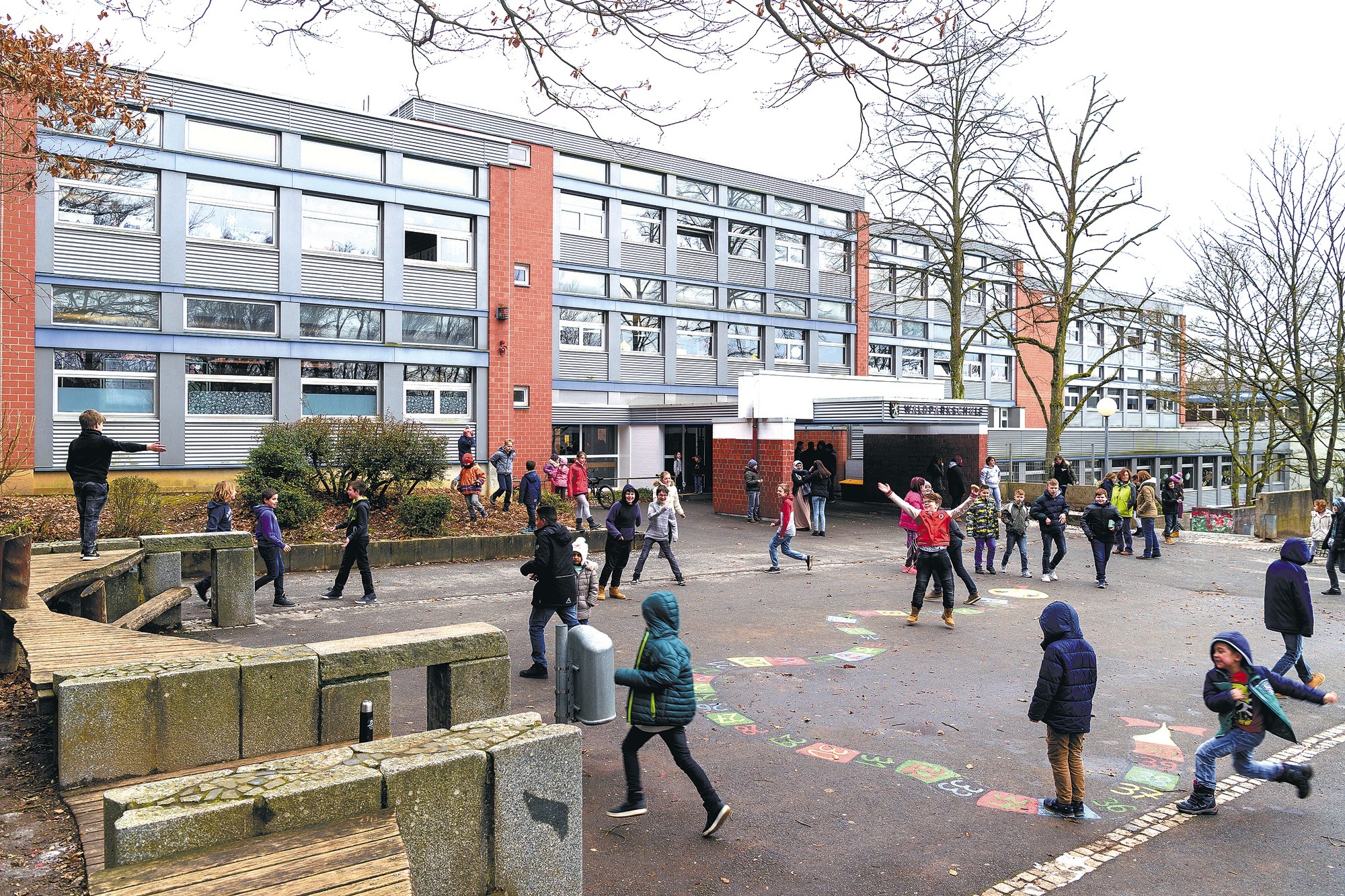 Das ist schule. Основная школа. Hauptschule. В Германии. Хауптшуле в Германии. Realschule в Германии. Начальная школа в Германии Grundschule.