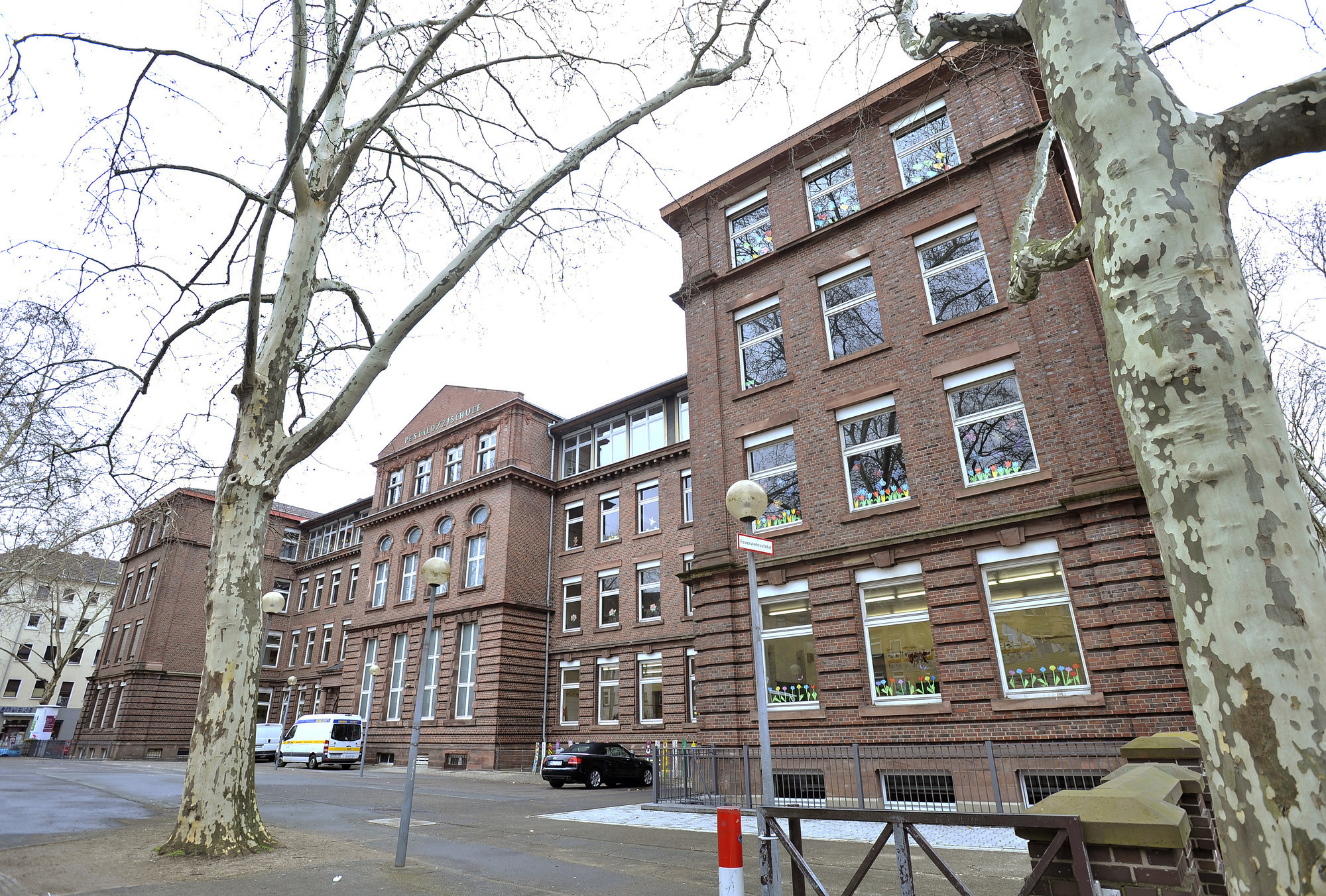 Mannheimer Pestalozzi Schule 14 Jahriger Stach Mitschuler Mit