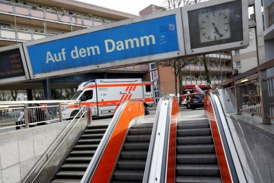U-Bahnen zusammengestoßen U-Bahnen zusammengestoßen