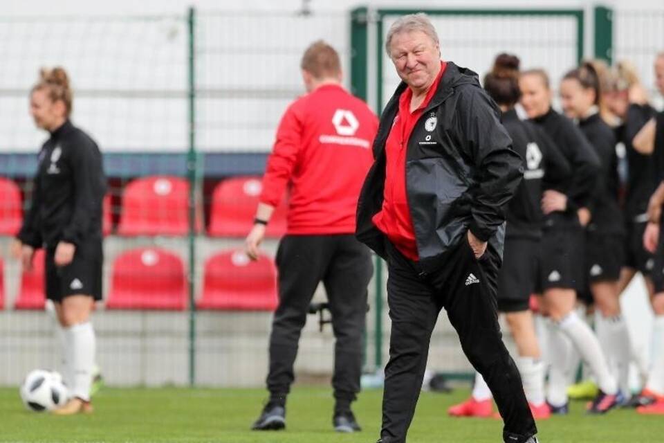 Horst Hrubesch Horst Hrubesch