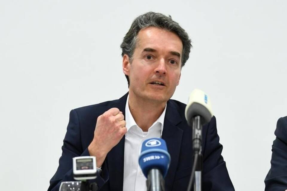 Alexander Mitsch Alexander Mitsch