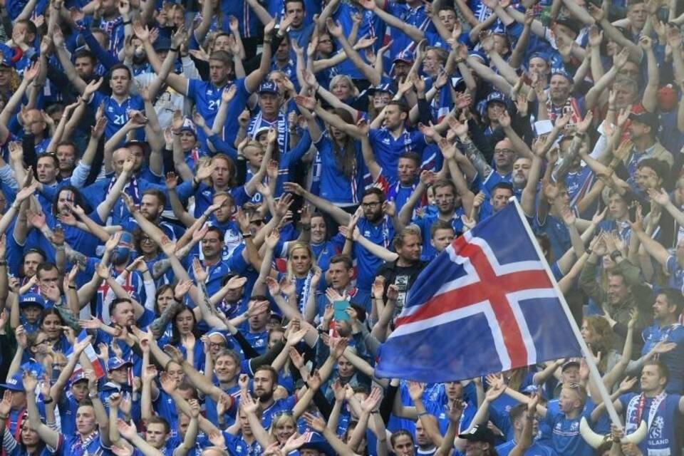 Isländische Fußballfans Isländische Fußballfans