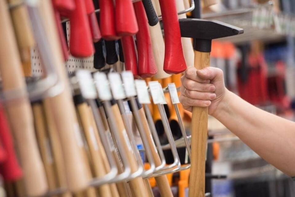 Im Baumarkt Im Baumarkt