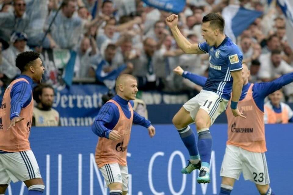 FC Schalke 04 - Borussia Dortmund FC Schalke 04 - Borussia Dortmund