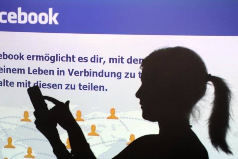 Facebook Facebook
