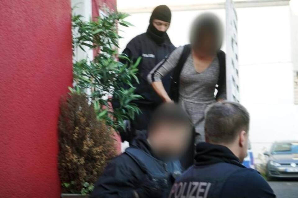 Person in Bonn abgeführt