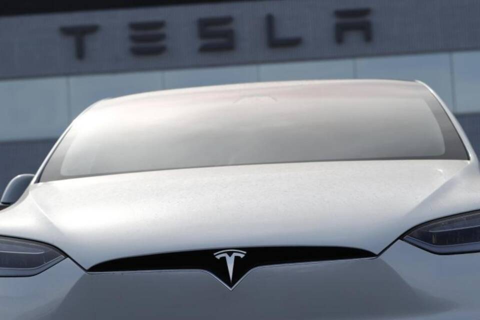 Tesla Tesla