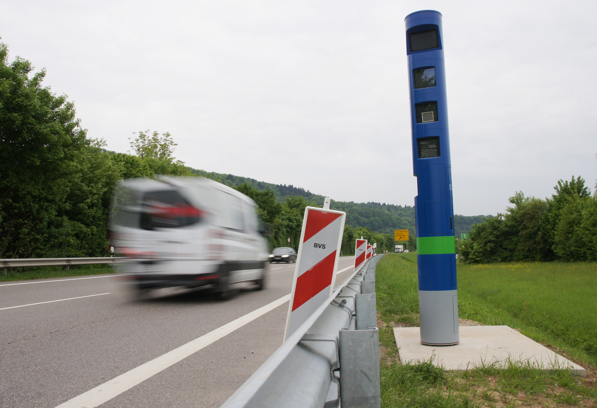 Lkw Maut Kontrollsaule An Der B27 Der Vermeintliche Blitzer
