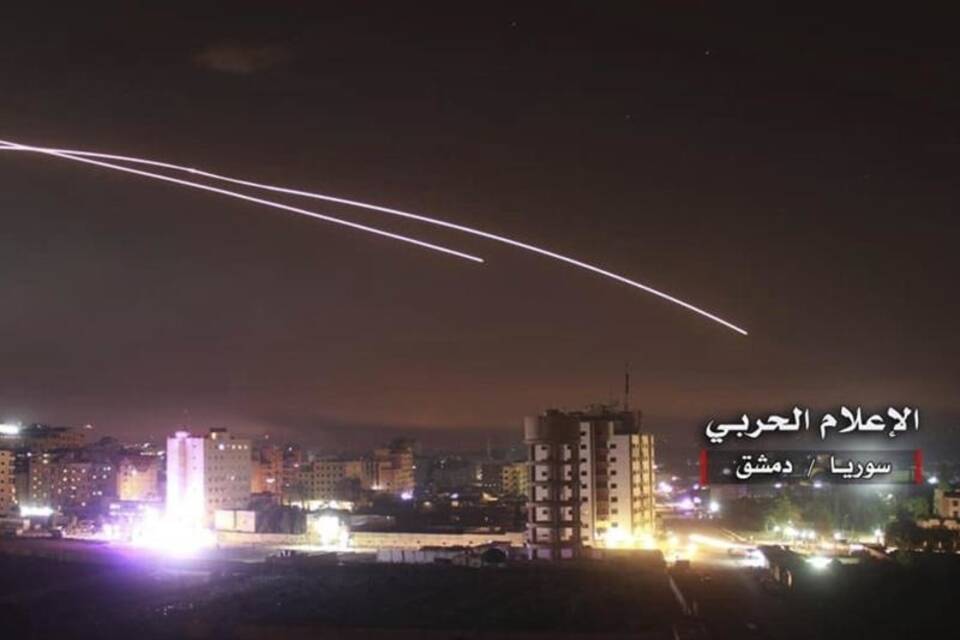 Flugabwehrraketen über Damaskus