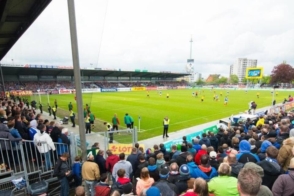 Holstein-Stadion in Kiel Holstein-Stadion in Kiel