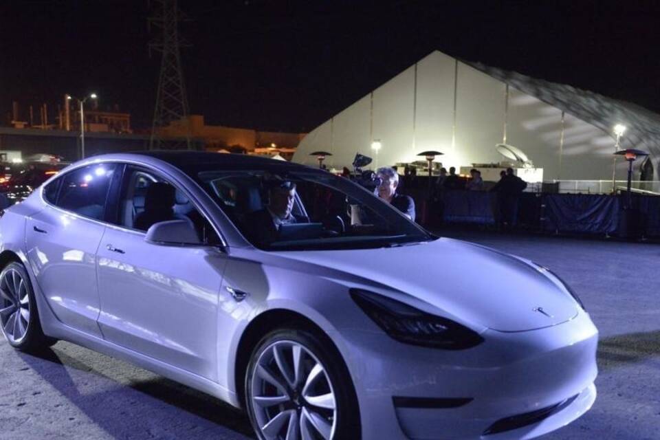 Tesla Model 3 Tesla Model 3