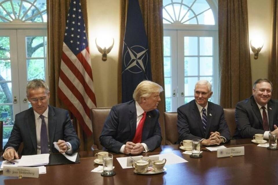 Stoltenberg bei Trump Stoltenberg bei Trump