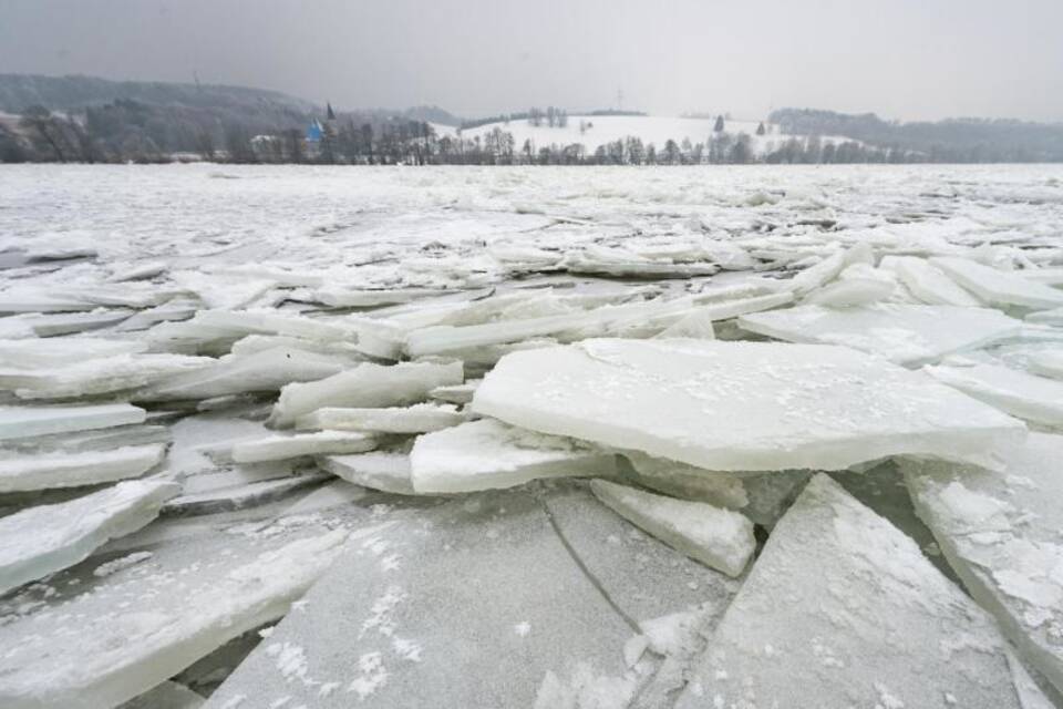 Eis auf der Donau