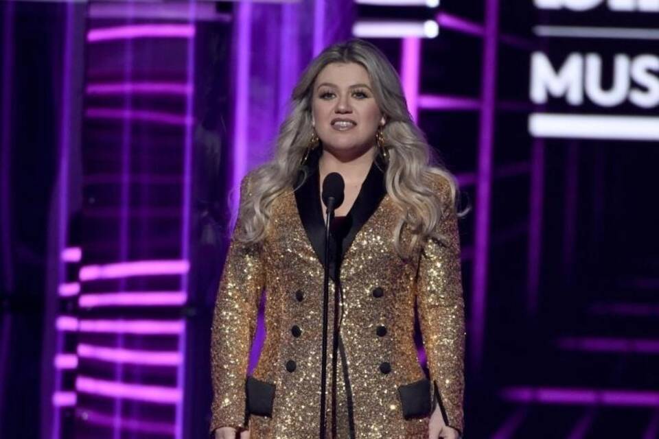 Kelly Clarkson Kelly Clarkson