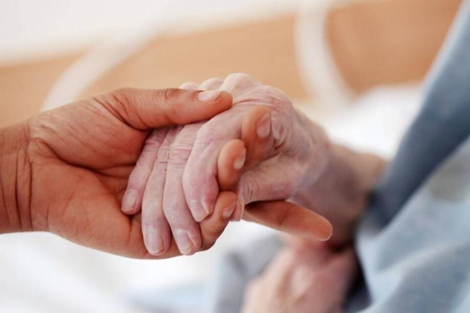 Pflege alter Menschen Pflege alter Menschen