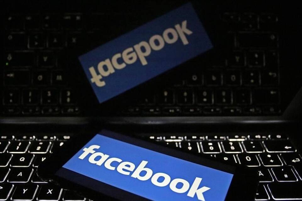 Facebook Facebook