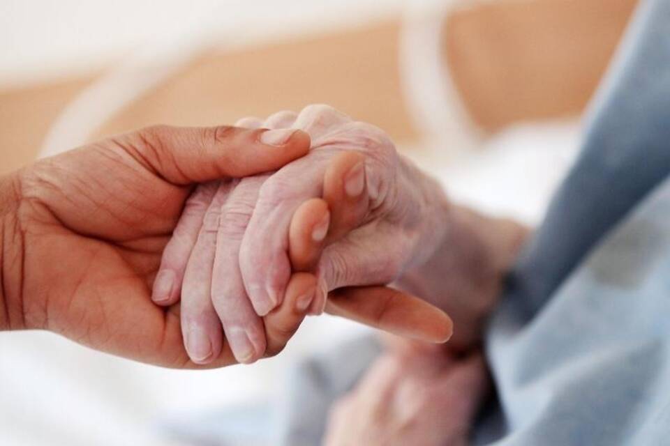 Pflege alter Menschen Pflege alter Menschen