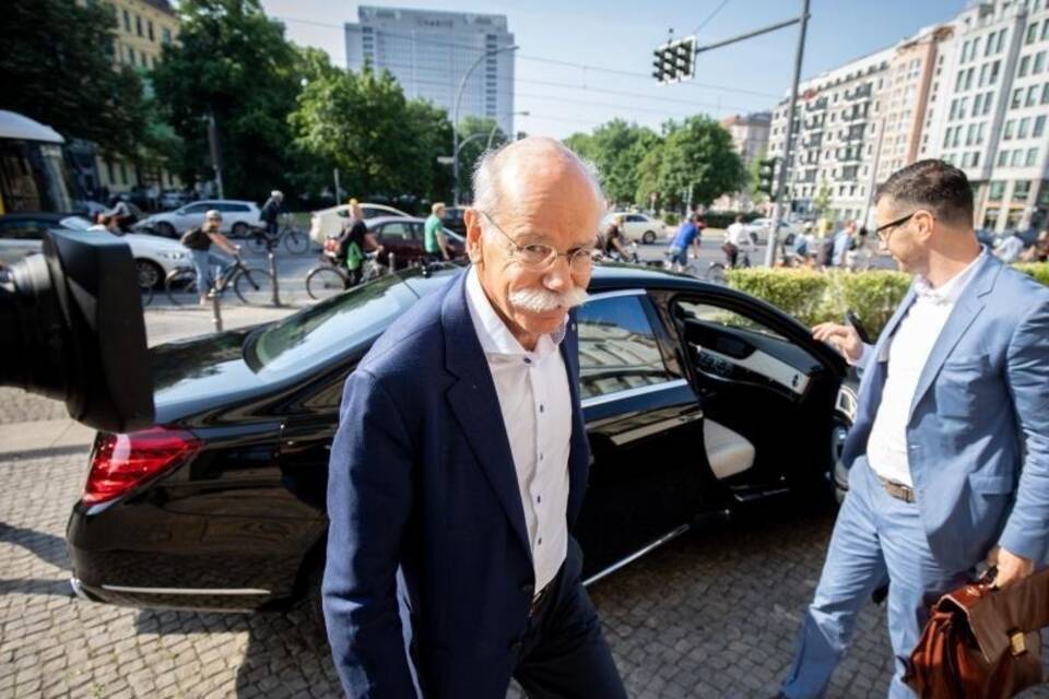 Dieter Zetsche im Bundesministerium für Verkehr Dieter Zetsche im Bundesministerium für Verkehr