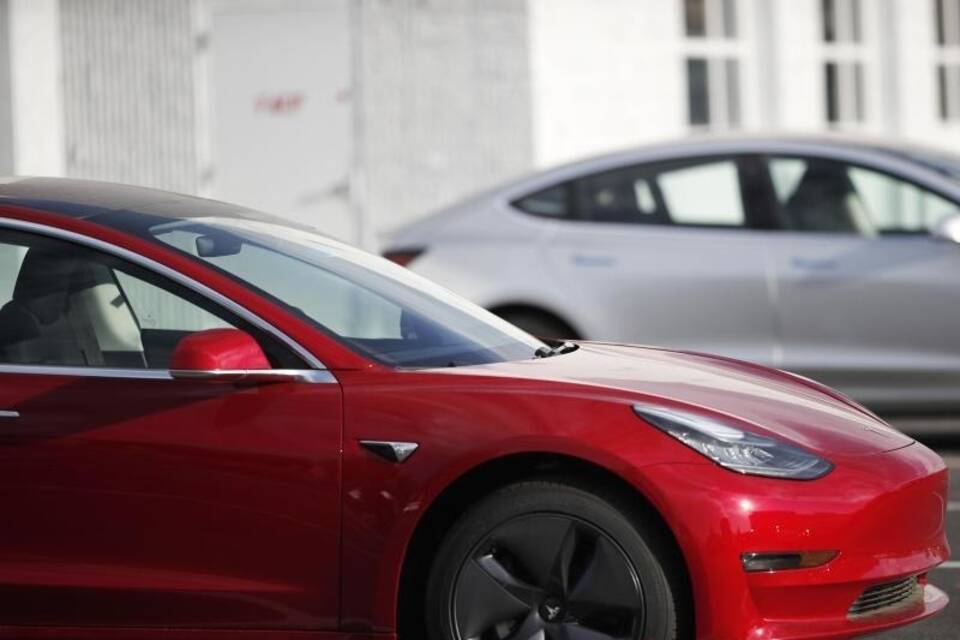 Tesla Model 3 Tesla Model 3