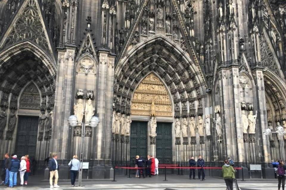 Kölner Dom evakuiert