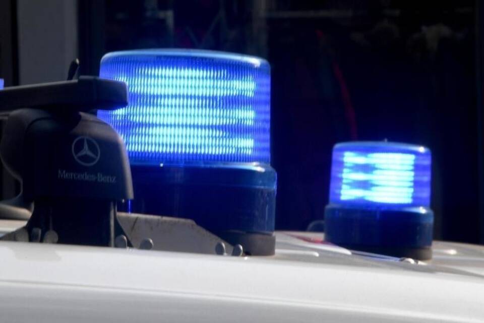 Polizei mit Blaulicht Polizei mit Blaulicht