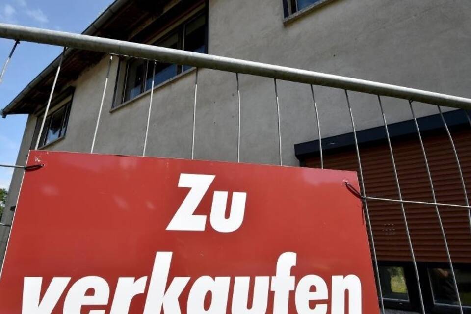 "Zu verkaufen" "Zu verkaufen"