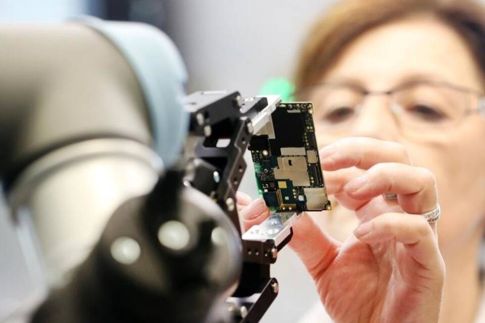 Smartphoneproduktion bei Gigaset Smartphoneproduktion bei Gigaset