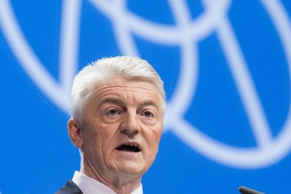ThyssenKrupp - Heinrich Hiesinger ThyssenKrupp - Heinrich Hiesinger