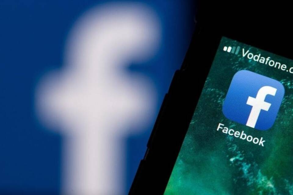 Facebook Facebook