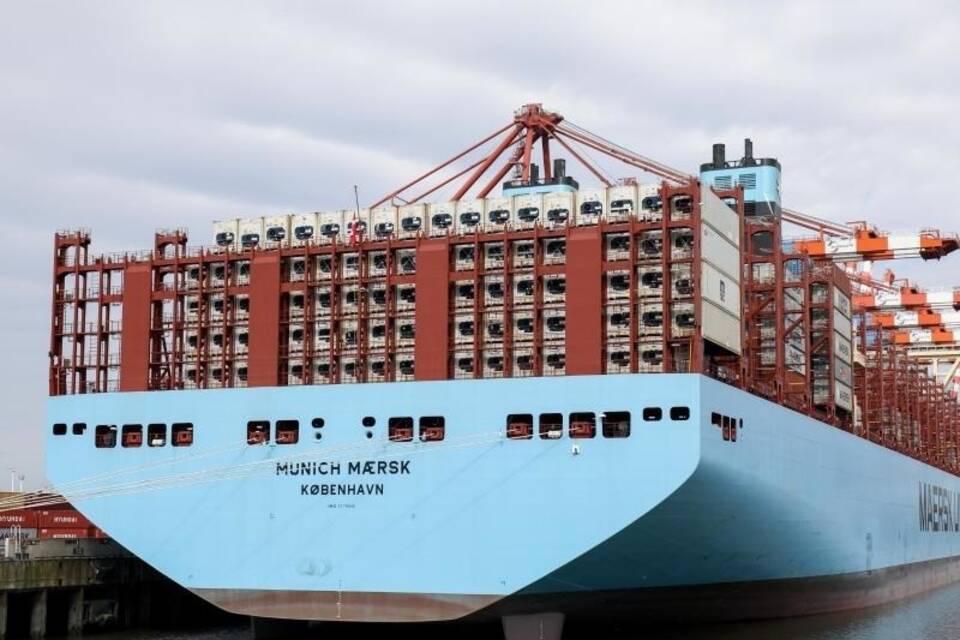 «Munich Maersk» in Hamburg