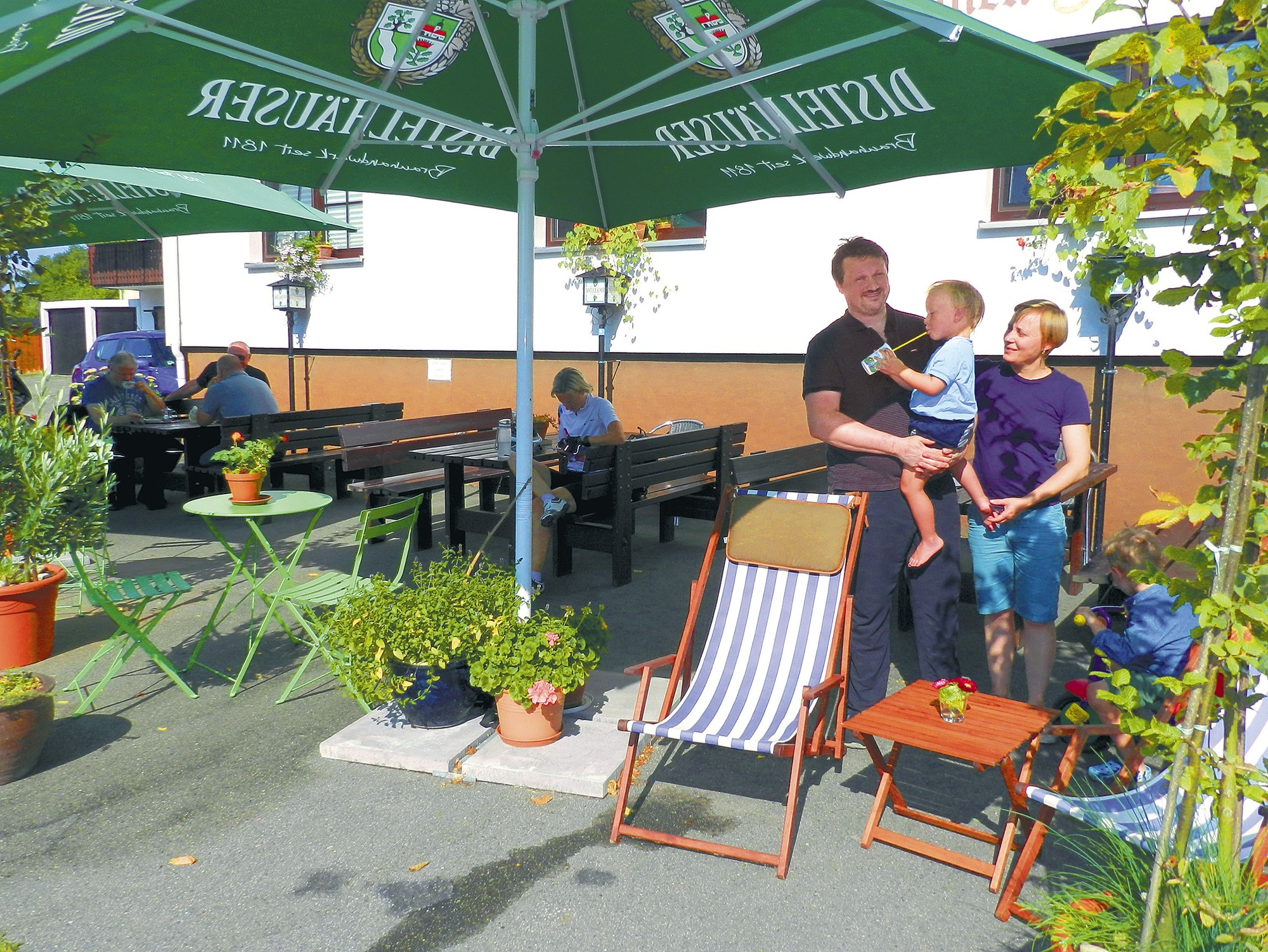 "Grüner Baum" in Eberbach und Oberzent Biergärten stehen