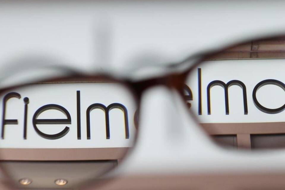 Nummer 1 auf dem Brillenmarkt: Personalkosten drücken Ergebnis bei