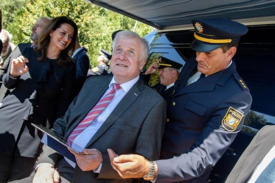 Seehofer an der Grenze Seehofer an der Grenze
