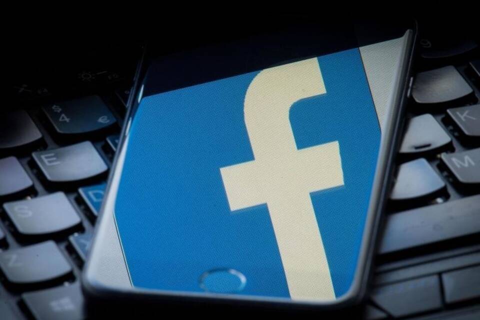 Facebook Facebook