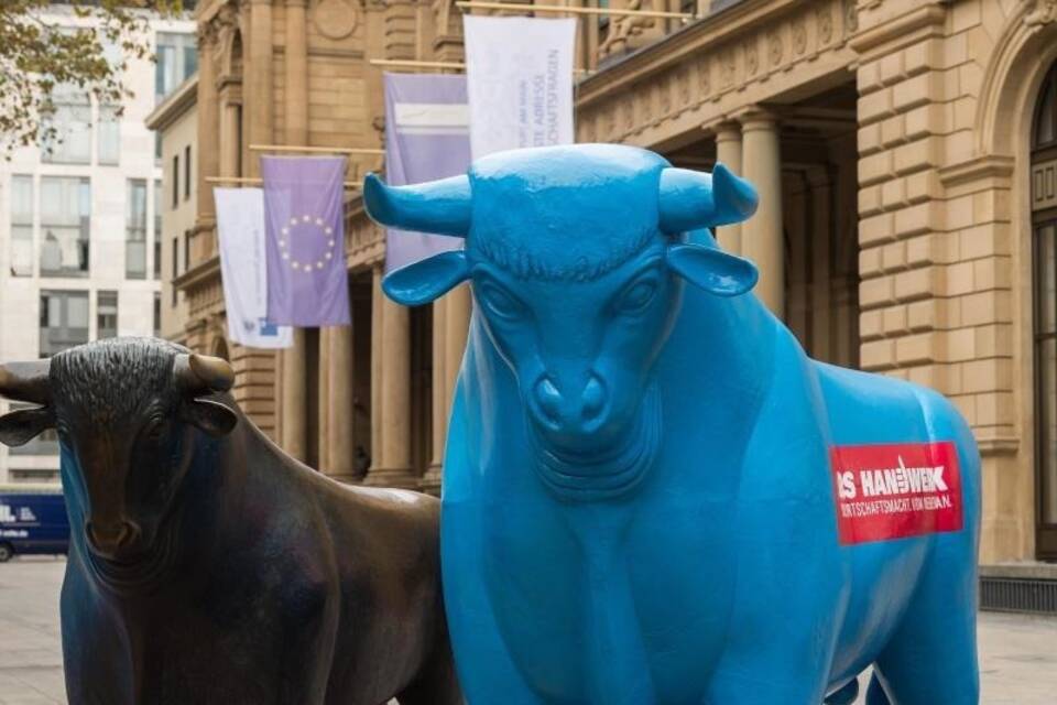 Blauer Bulle auf Börsenplatz