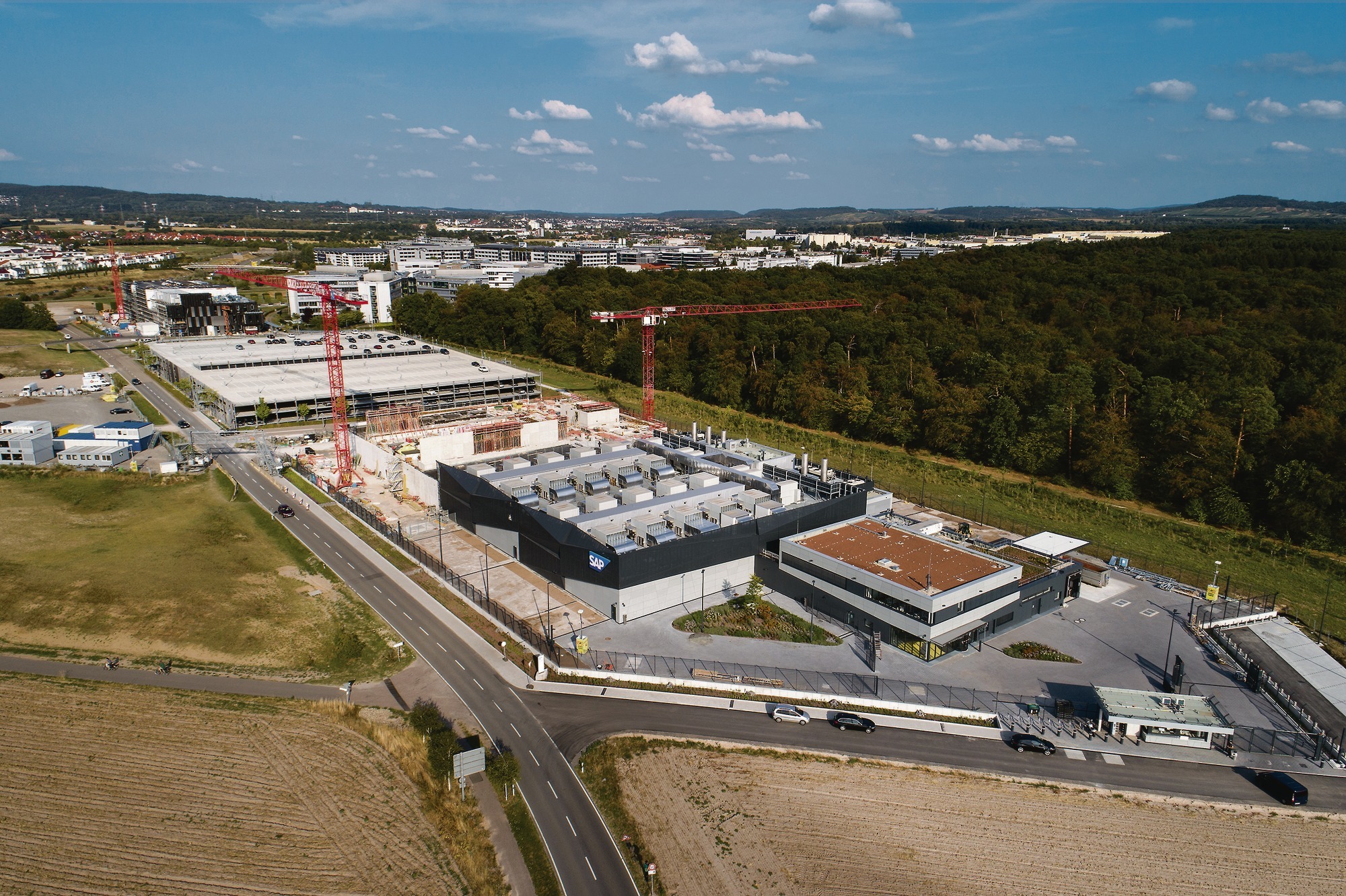 Walldorf Im Neuen Rechenzentrum Kommt Die Sap Cloud Auf Die Erde Wiesloch Rnz