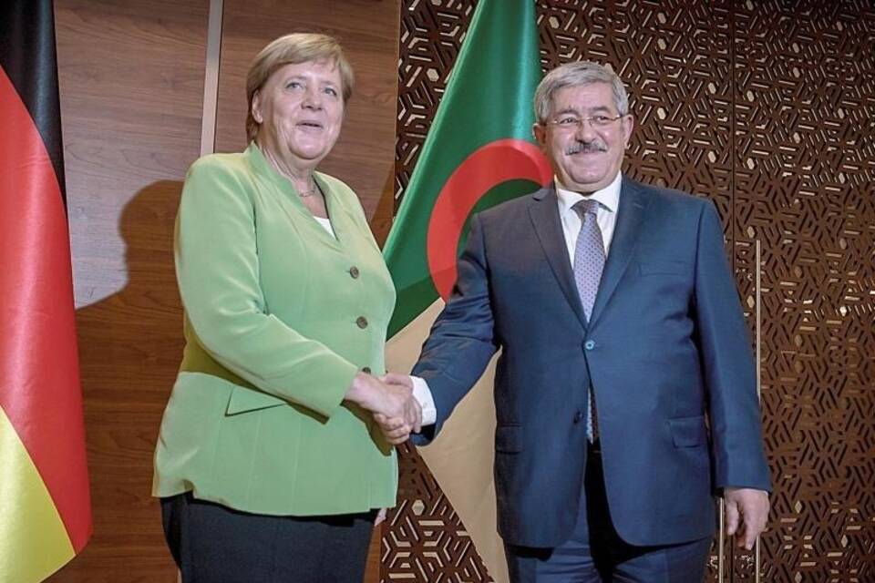 Merkel lobt Algerien