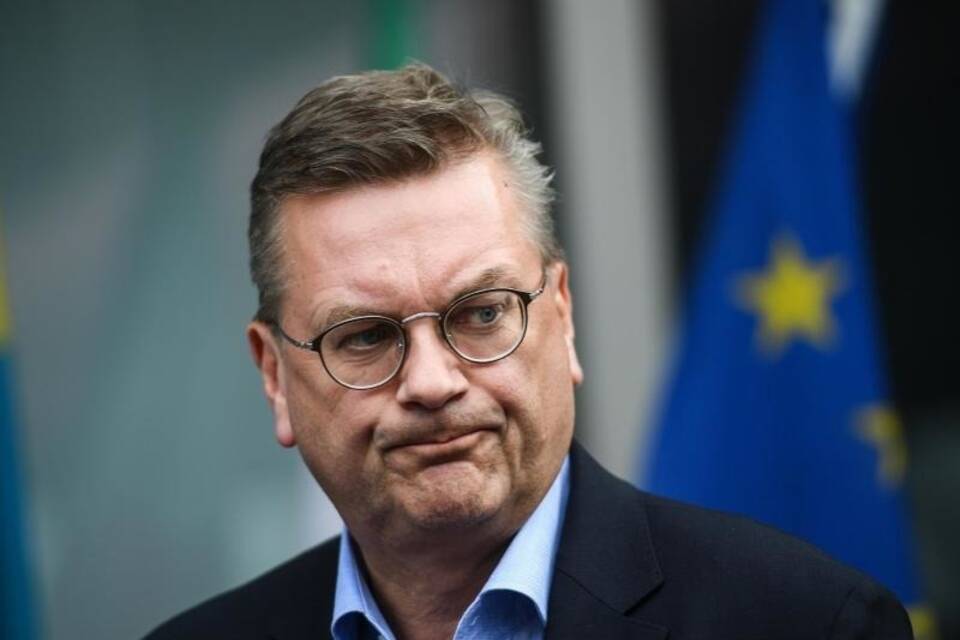 Reinhard Grindel Reinhard Grindel