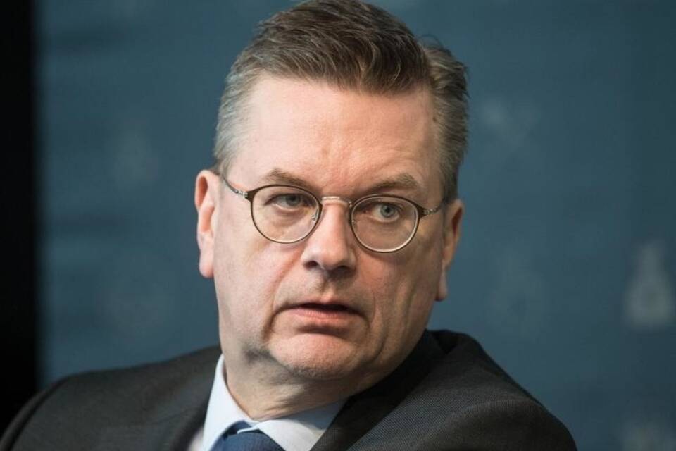 Reinhard Grindel Reinhard Grindel