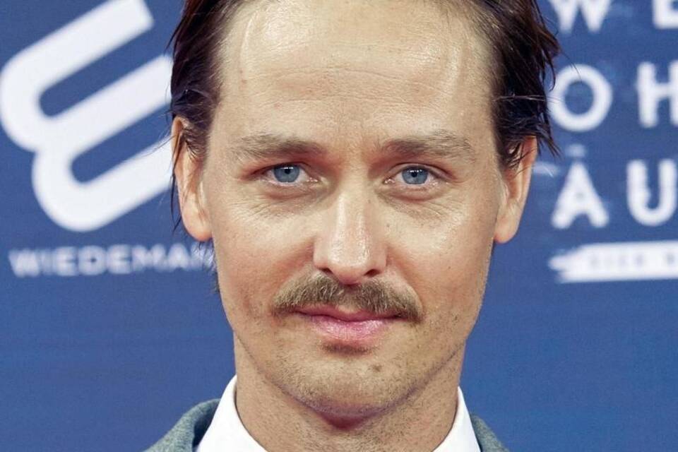 Tom Schilling Tom Schilling