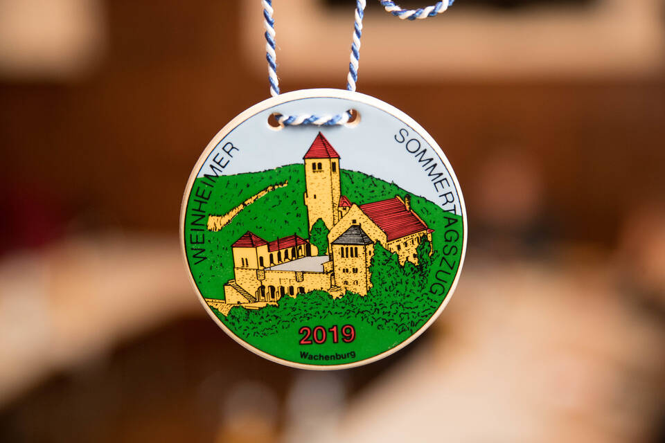 Weinheim Ab 2025 wird's für die Sommertagsplaketten eng RheinNeckar