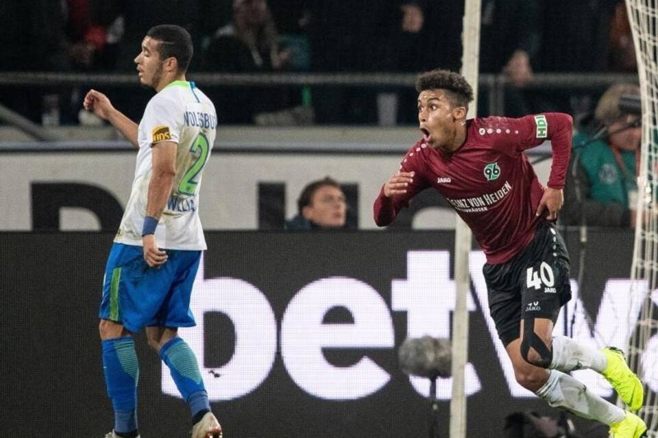Hannover 96 - VfL Wolfsburg Hannover 96 - VfL Wolfsburg